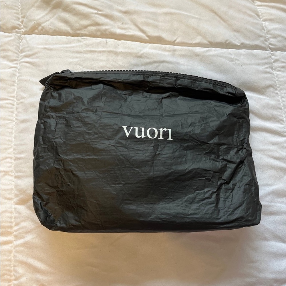 VUORI x aloha black travel pouch